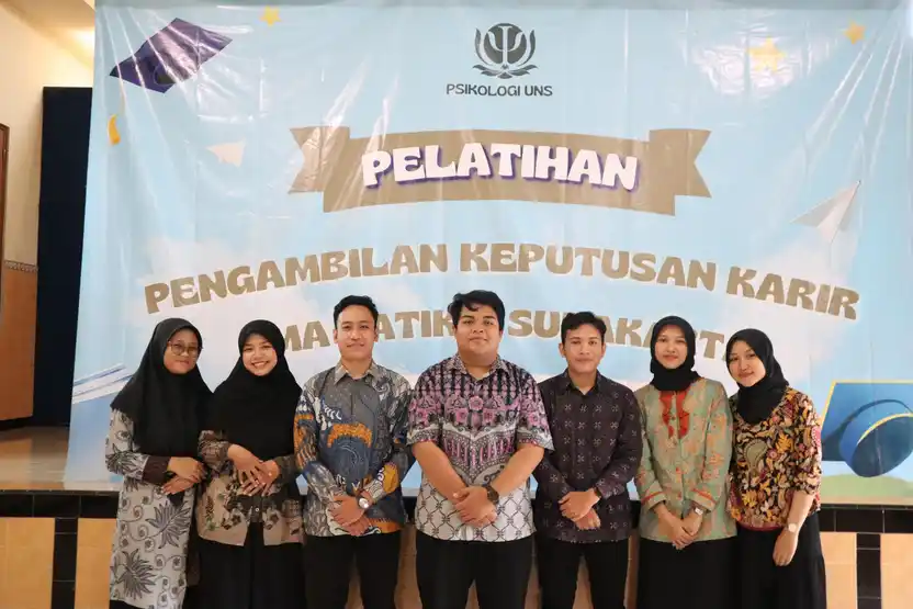 Pelatihan pengambilan keputusan karier bersama mahasiswa